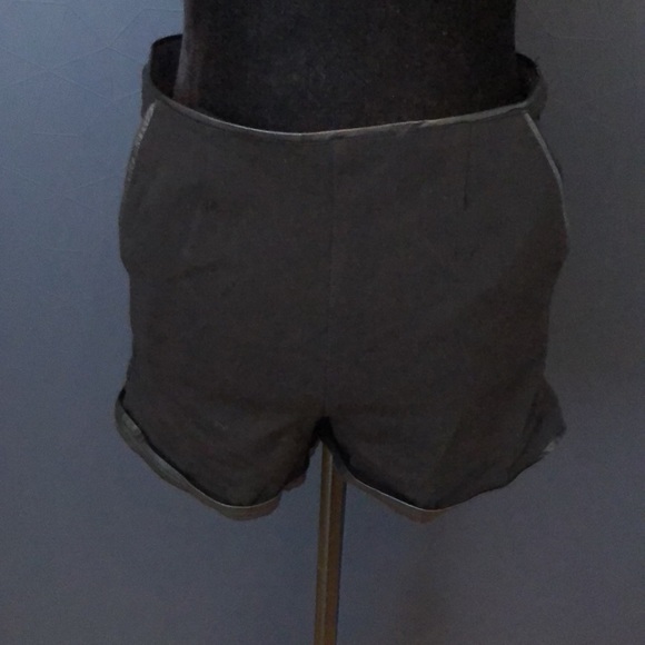 MATERIAL GIRL black dress shorts size 9 - Picture 2 of 10